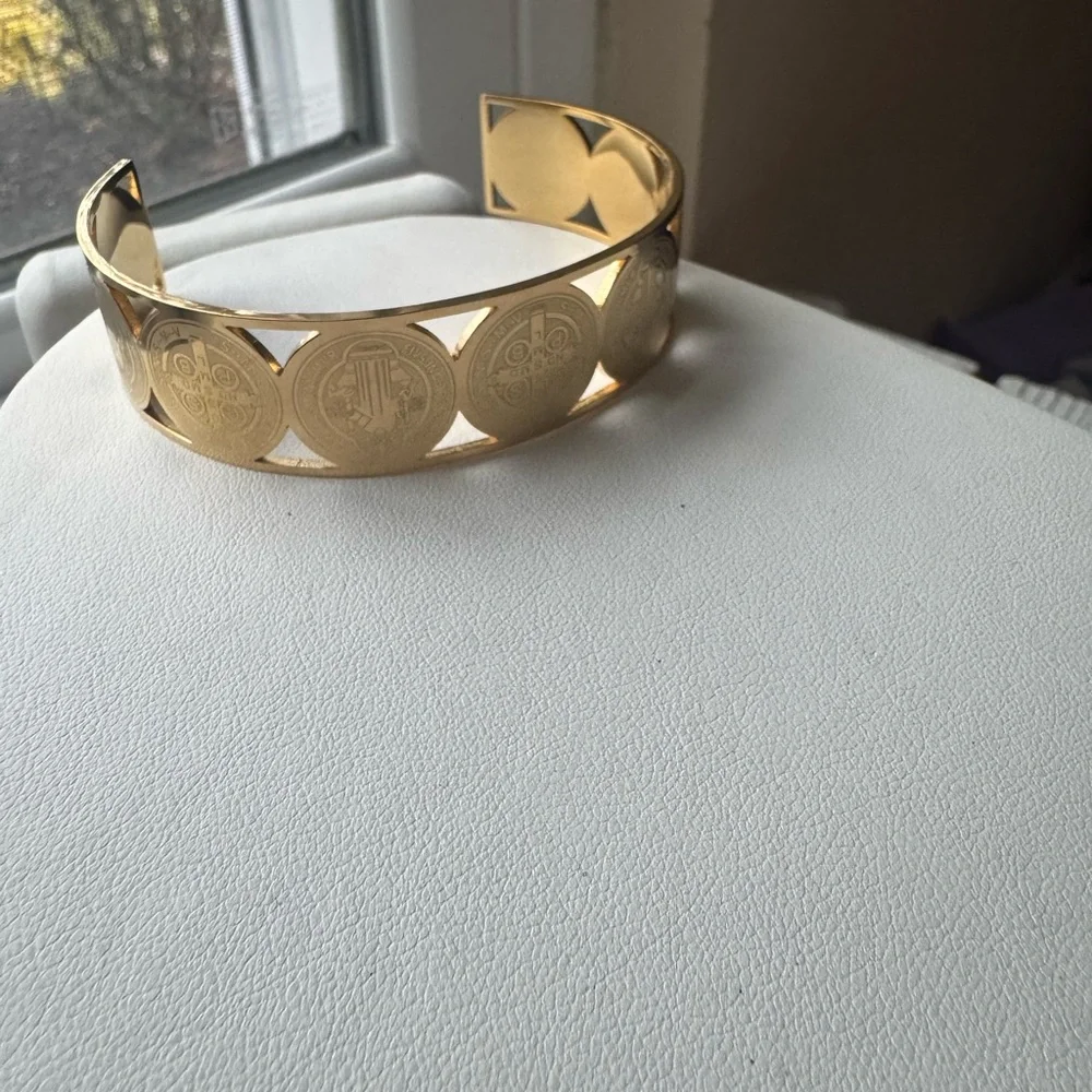 Chic Gold Coin Cuff Bracelet - Picture 8 of 14